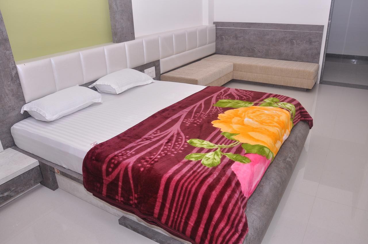 Hotel Amar Palace Abu Road Bagian luar foto