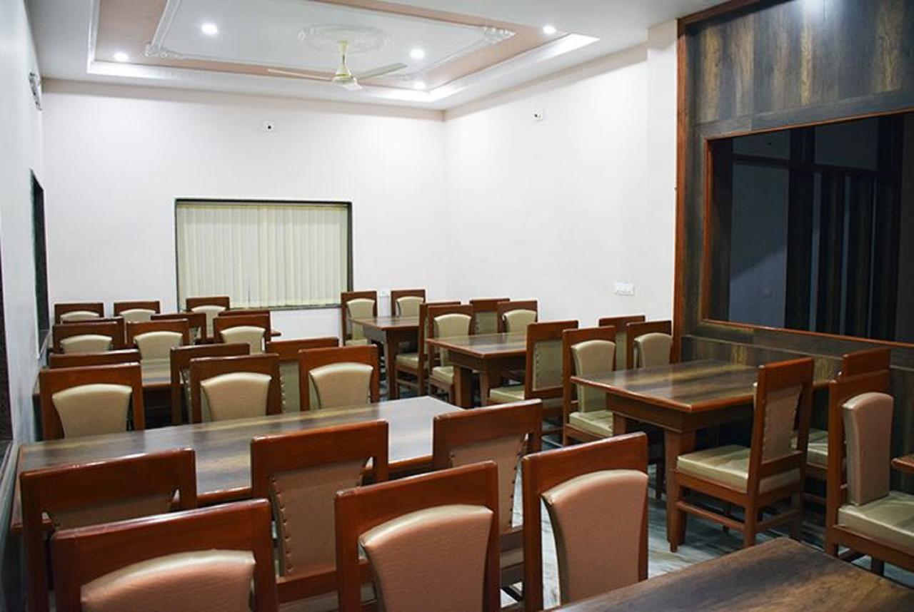 Hotel Amar Palace Abu Road Bagian luar foto