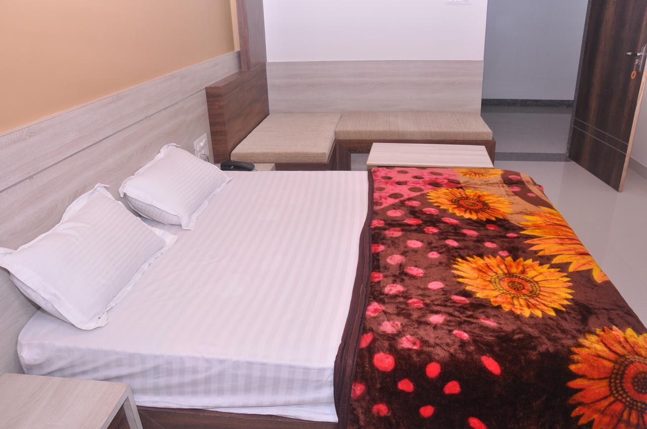 Hotel Amar Palace Abu Road Bagian luar foto