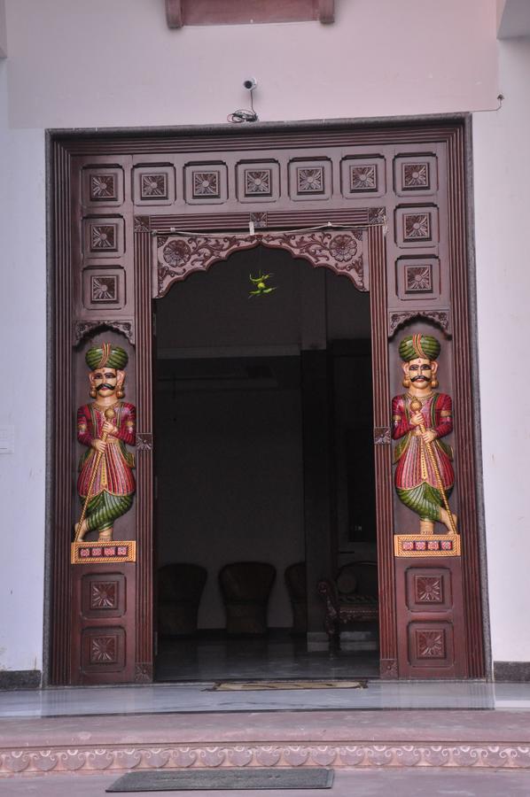 Hotel Amar Palace Abu Road Bagian luar foto
